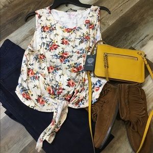 🍃🌻🍃Daisy May 🍃🌻🍃cute sleeveless top